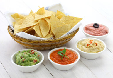 Salsas con nachos. Foto: Shutterstock