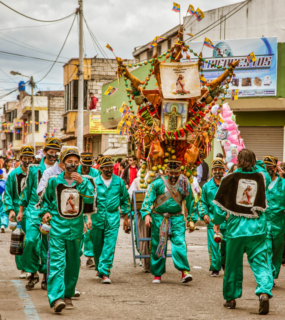 Parte del desfile de la Mama Negra, fiesta tradicional y típica de Latacunga. Foto: EL UNIVERSO/ ARCHIVO